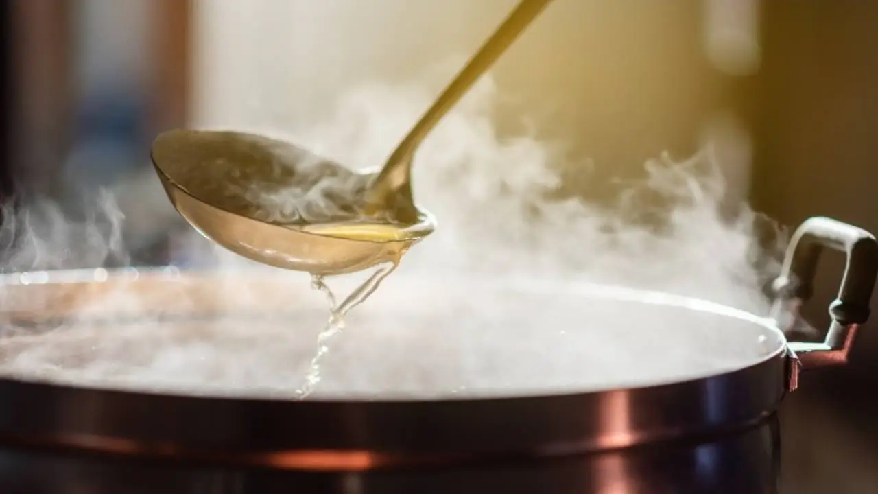 Come concimare le piante da fiore con l’acqua di cottura: ecco quali rispondono meglio Come concimare le piante da fiore con l’acqua di cottura: ecco quali rispondono meglio