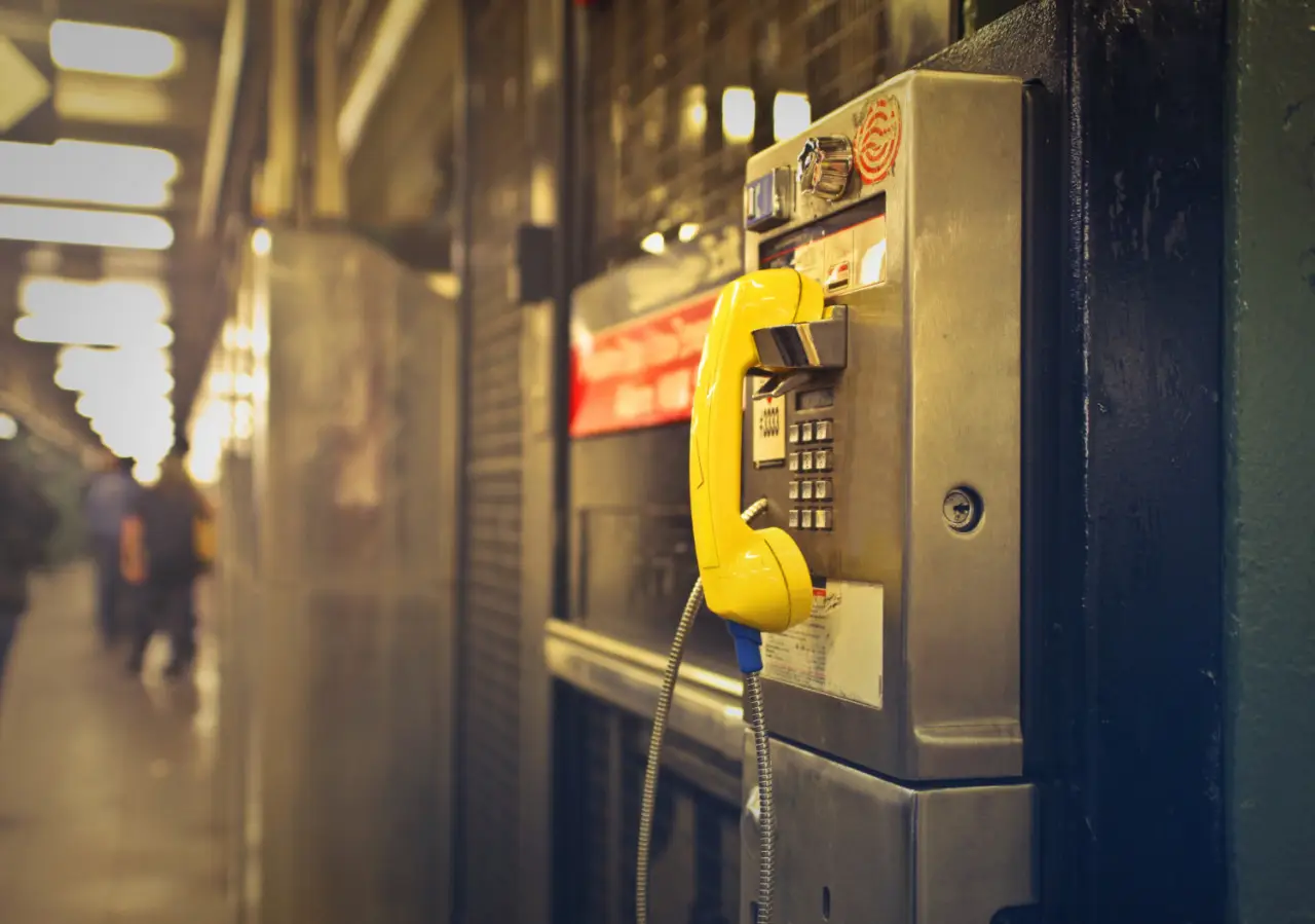 Mercato dei telefoni fissi retrò: scopri ora la stima di valore dei primi modelli Mercato dei telefoni fissi retrò: scopri ora la stima di valore dei primi modelli