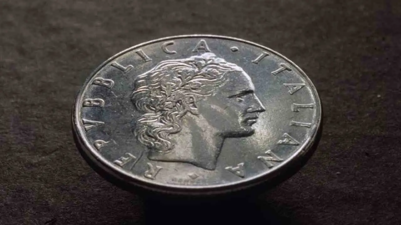 Collezionisti in allerta: questa moneta da 50 lire vale più di 2000 euro, ecco come riconoscerla Collezionisti in allerta: questa moneta da 50 lire vale più di 2000 euro, ecco come riconoscerla