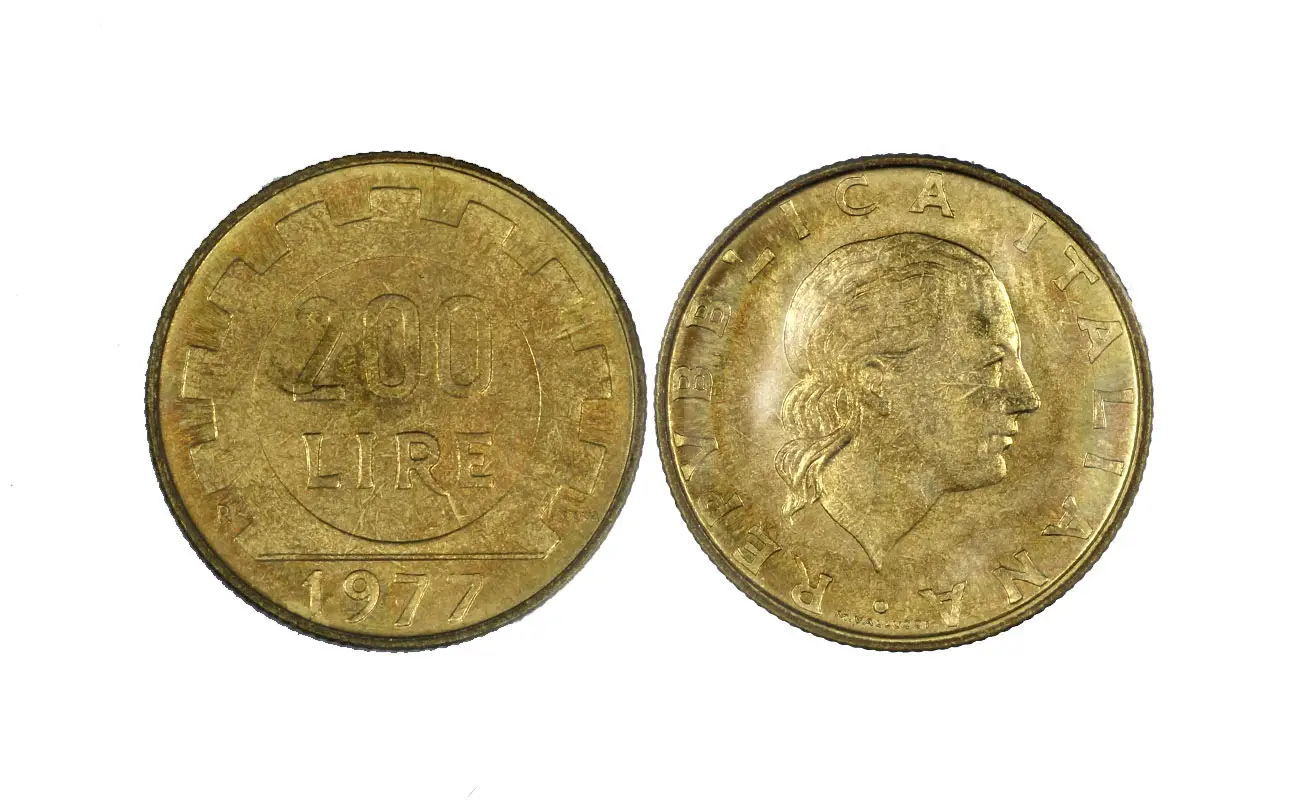Hai conservato le 200 lire del 1977? Ecco quanto valgono oggi sul mercato del collezionismo Hai conservato le 200 lire del 1977? Ecco quanto valgono oggi sul mercato del collezionismo