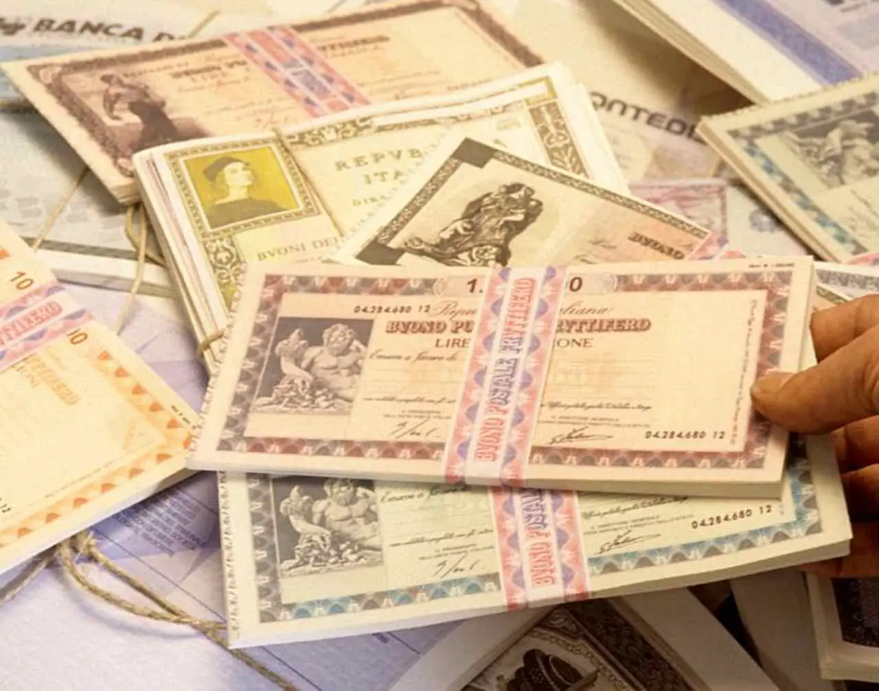 Questo set di lire emesse nel ’70 è esploso di valore: scopri se ne hai una Questo set di lire emesse nel ’70 è esploso di valore: scopri se ne hai una