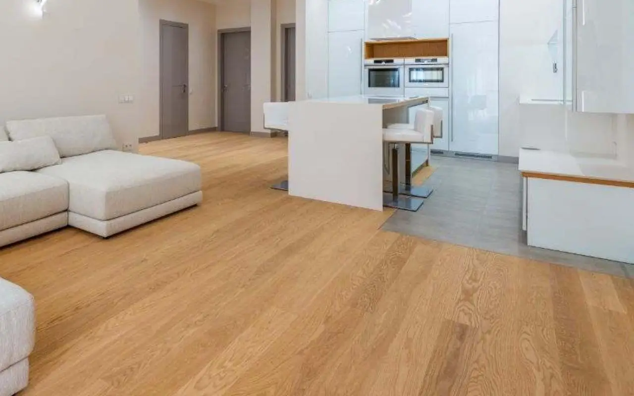 Pavimenti vinilici effetto legno: ecco pro e contro da sapere Pavimenti vinilici effetto legno: ecco pro e contro da sapere