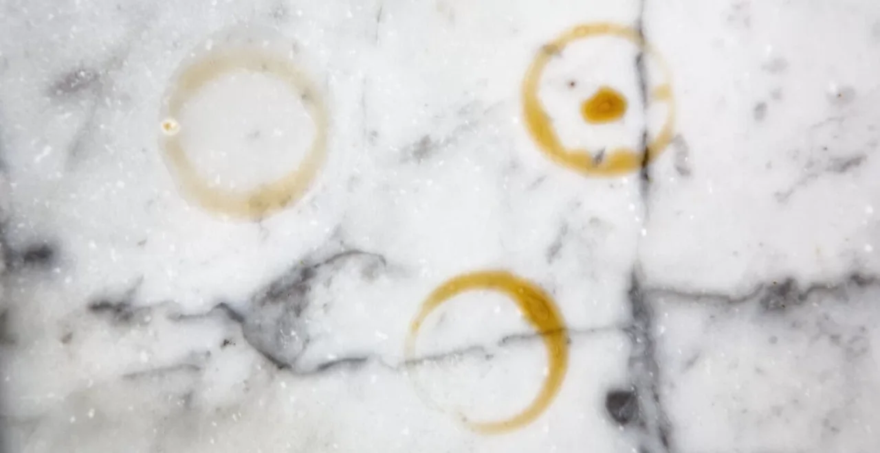 Non usare mai aceto sul marmo: ecco il danno che potresti causare Non usare mai aceto sul marmo: ecco il danno che potresti causare
