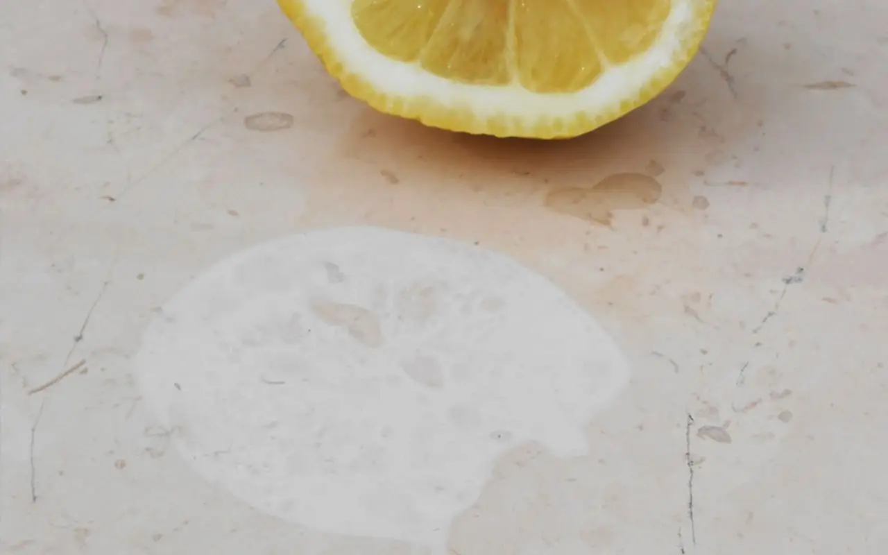 Non usare mai aceto sul marmo: ecco il danno che potresti causare Non usare mai aceto sul marmo: ecco il danno che potresti causare