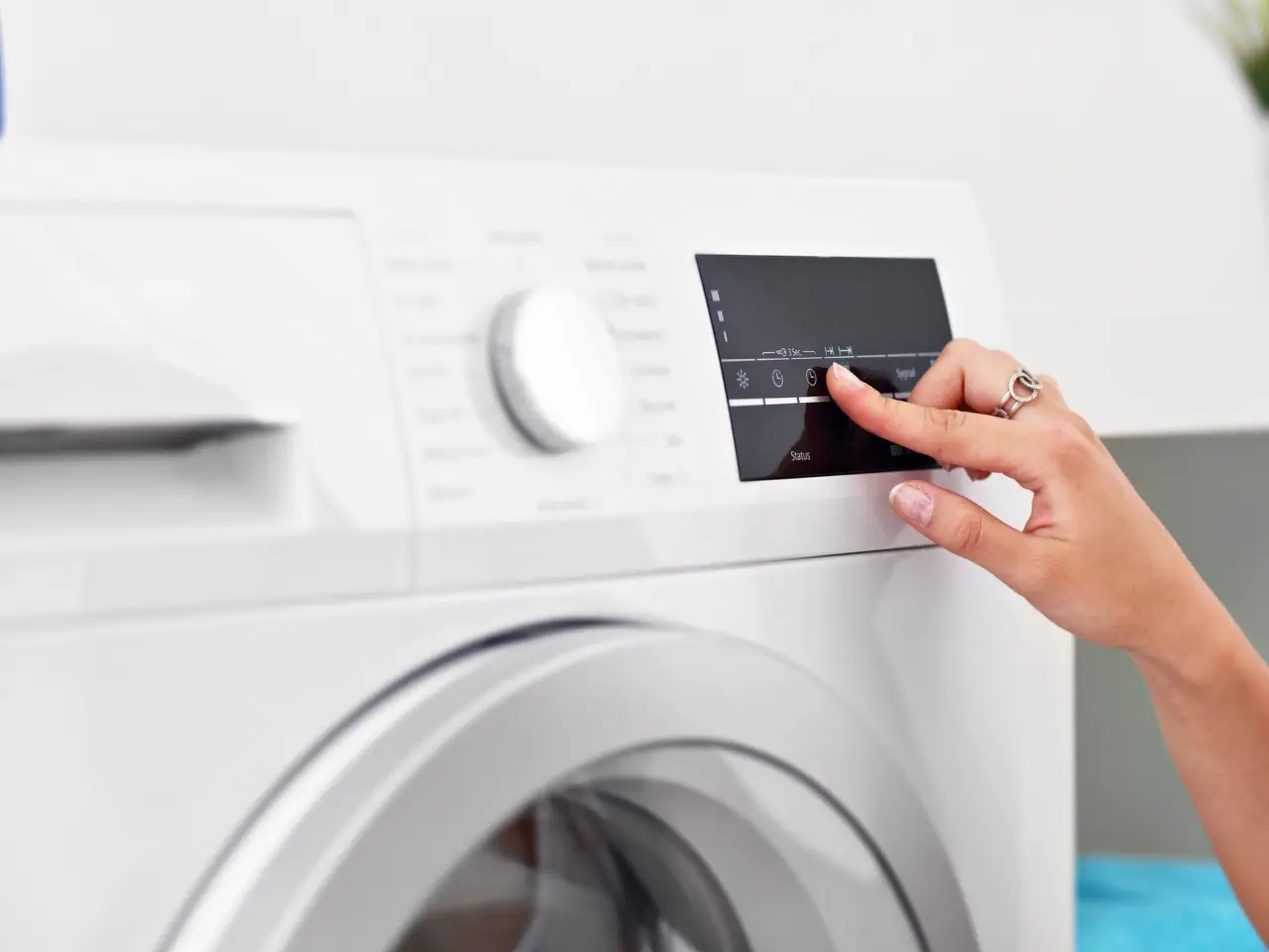 Lavare le tende in lavatrice: ecco a quale programma impostarla Lavare le tende in lavatrice: ecco a quale programma impostarla