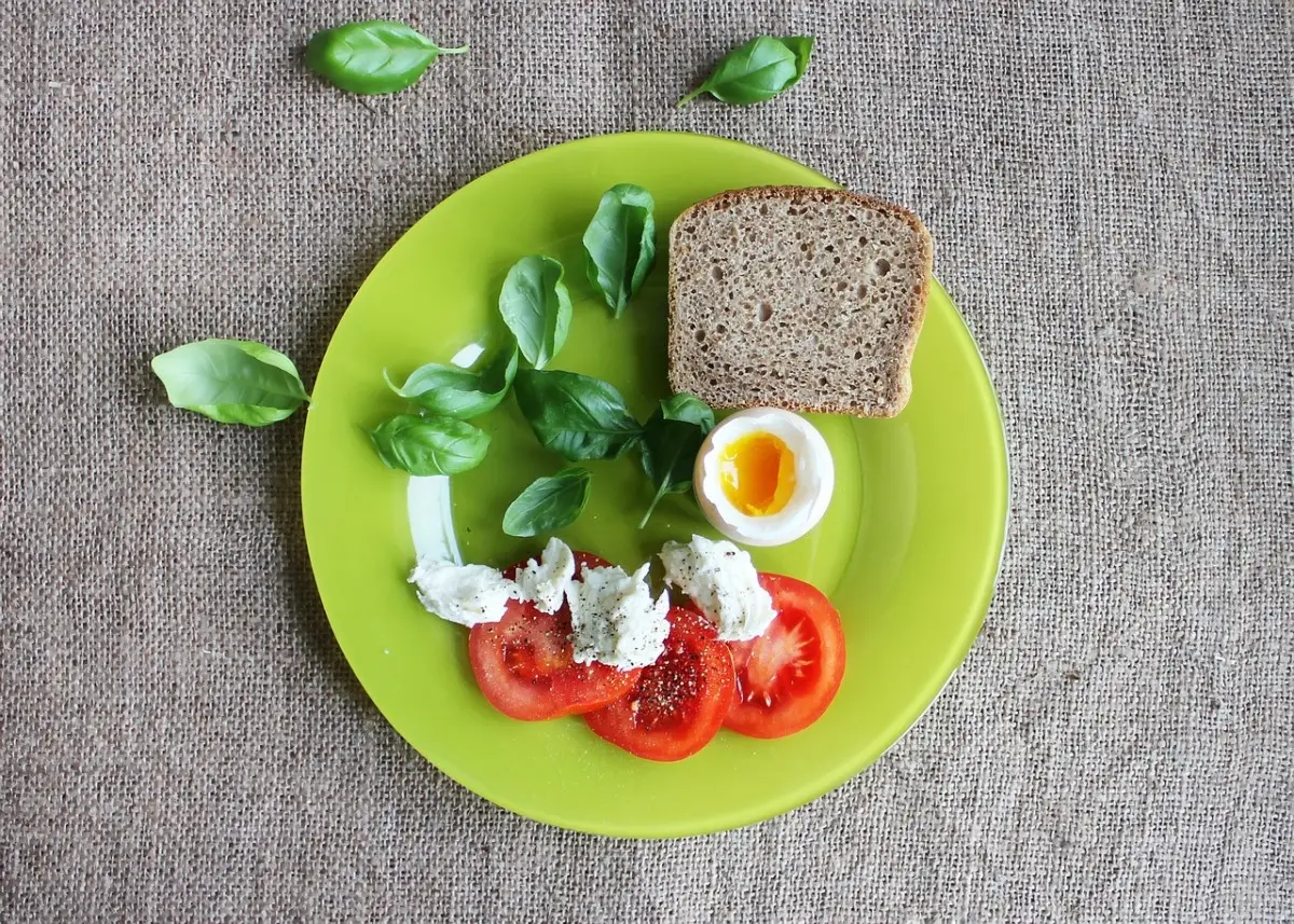Dormi poco? Questo cibo può aiutarti a riposare meglio Dormi poco? Questo cibo può aiutarti a riposare meglio