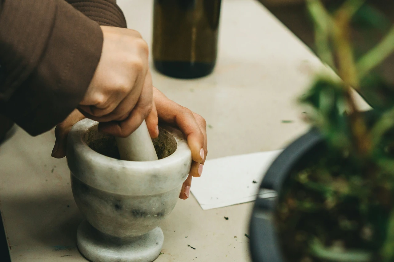 Il fertilizzante naturale che fa esplodere la fioritura: lo trovi in cucina Il fertilizzante naturale che fa esplodere la fioritura: lo trovi in cucina
