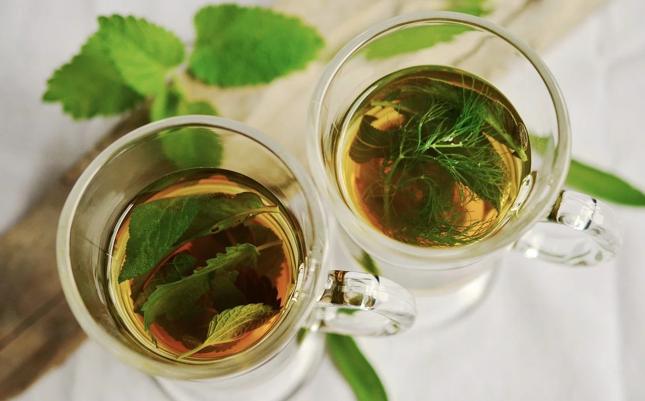 Ecco la tisana che protegge la digestione durante le ondate di caldo estivo Ecco la tisana che protegge la digestione durante le ondate di caldo estivo