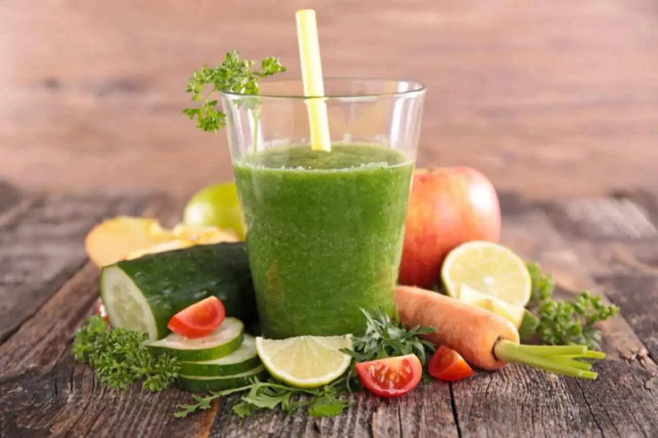 Smoothie estivi con verdure depurative: perché inserirli nella tua dieta quotidiana Smoothie estivi con verdure depurative: perché inserirli nella tua dieta quotidiana