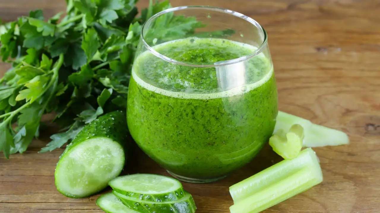 Smoothie estivi con verdure depurative: perché inserirli nella tua dieta quotidiana Smoothie estivi con verdure depurative: perché inserirli nella tua dieta quotidiana